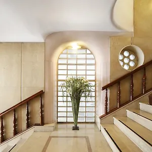Hotel Monopole, Milaan