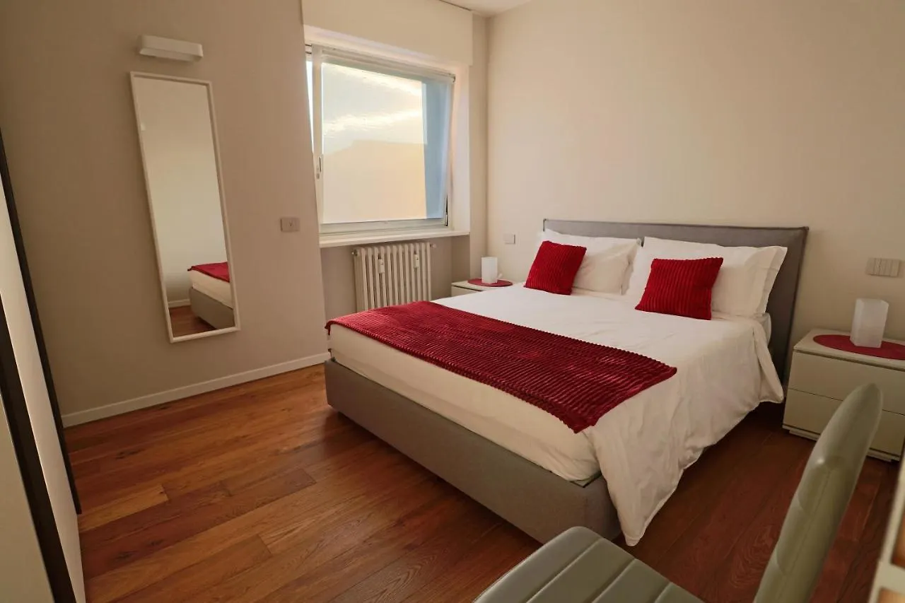 Aparthotel Isola Милан