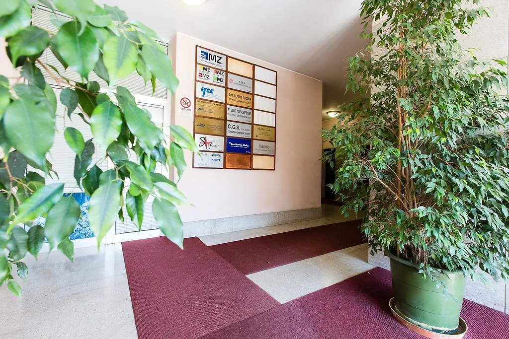 Aparthotel Isola Милан