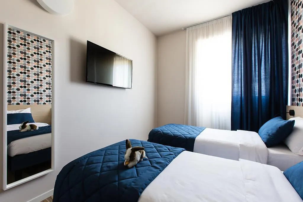 **  Aparthotel Isola Милан Италия