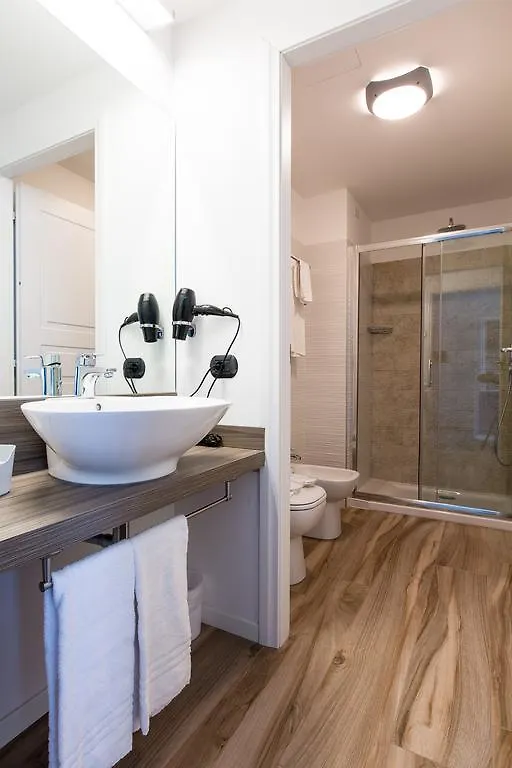 Aparthotel Isola Милан 2*,
